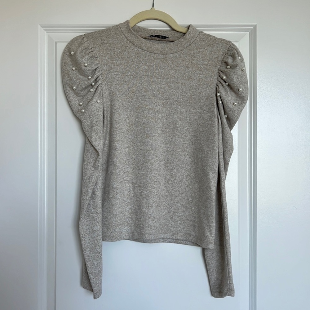 Beige sweater with pearls